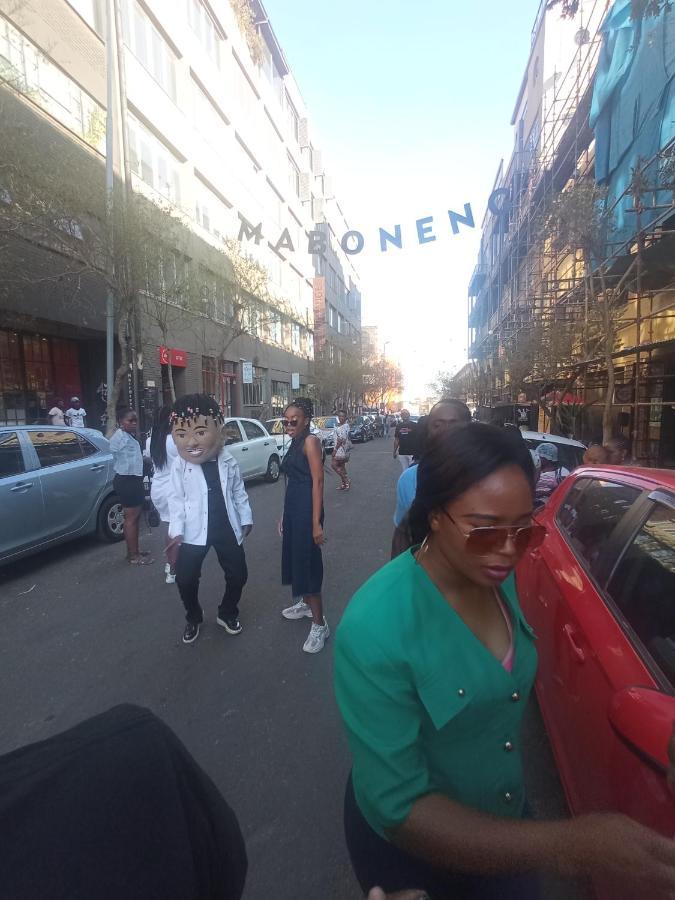 HOTEL MABONENG CITY BUILDING FREE WIFI AND SWIMMING POOL, JOHANNESBURG